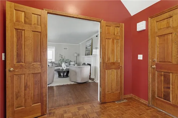 $675,000 | 6915 Reeds Road, Prairie Village, KS 66208