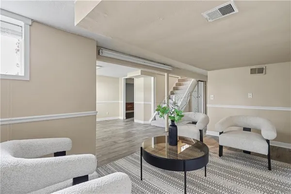 $675,000 | 6915 Reeds Road, Prairie Village, KS 66208