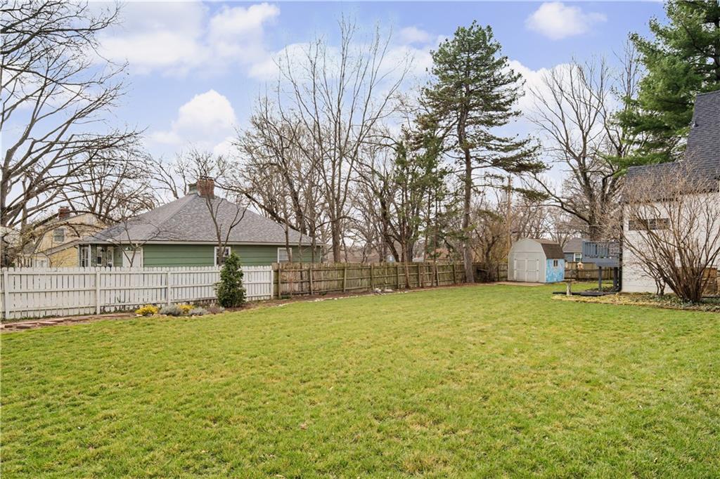 6915 Reeds Road Prairie Village, KS 66208 - Photo 41 of 47