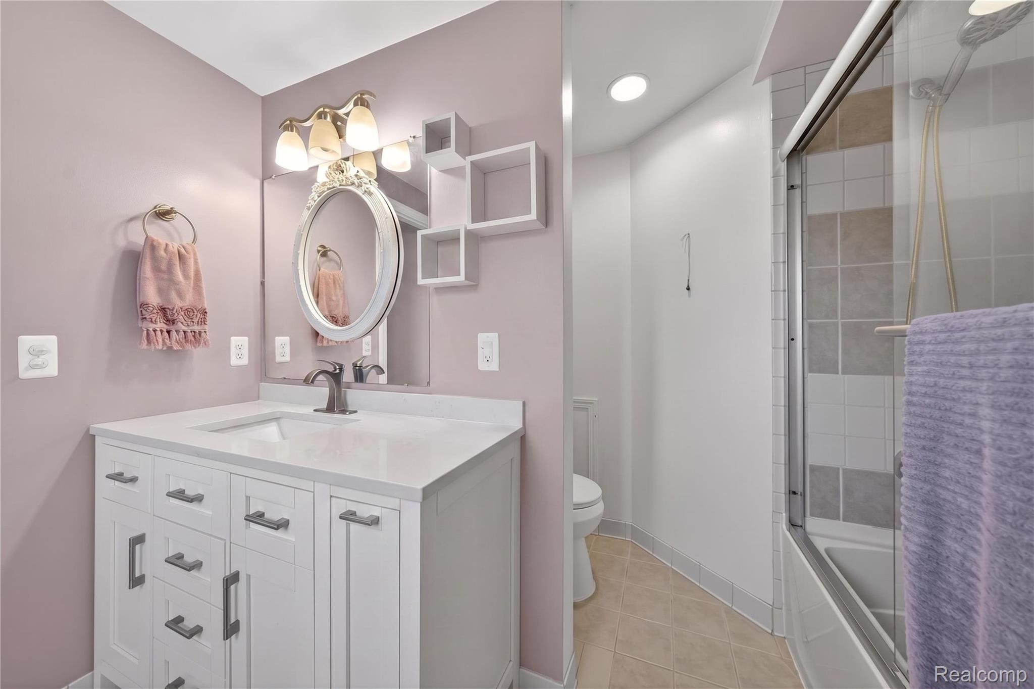 309 Antoinette Drive Rochester, MI 48309 - Photo 21 of 36 065_DSC00705.jpg