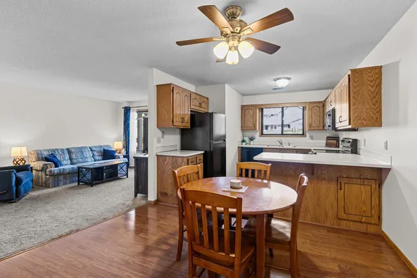 $219,900 | 7646 13th Street North, Oakdale, MN 55128