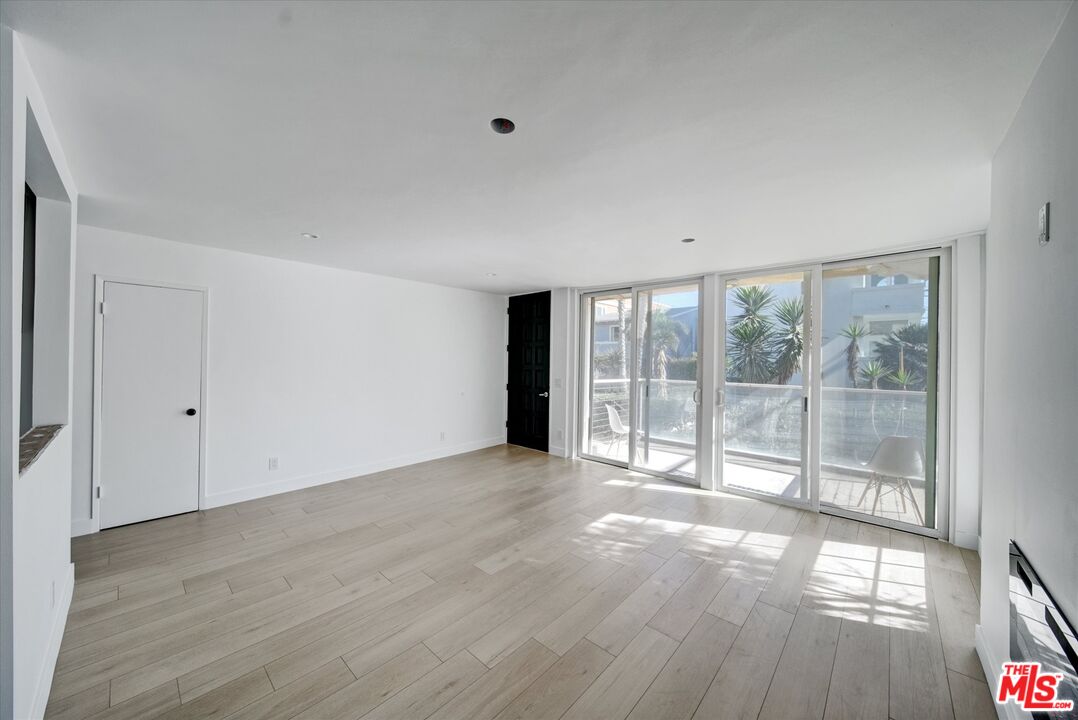 15 Spinnaker Street, Unit 101 Marina del Rey, CA 90292 - Photo 6 of 39