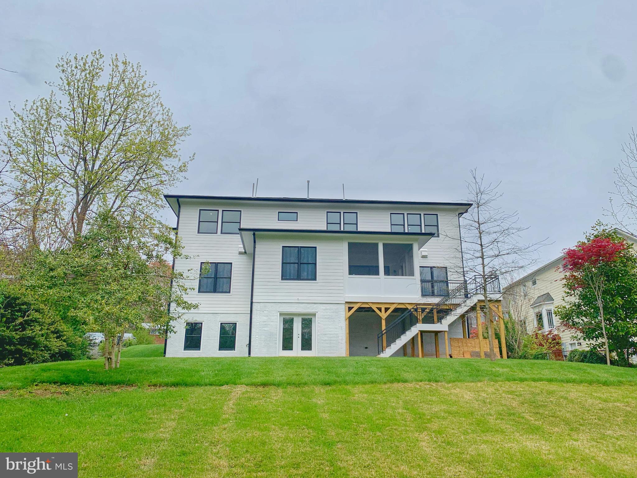 6809 Rosemont Drive McLean, VA 22101 - Photo 3 of 20 Expansive Backyard W/ 2 level Deck and Sunroom