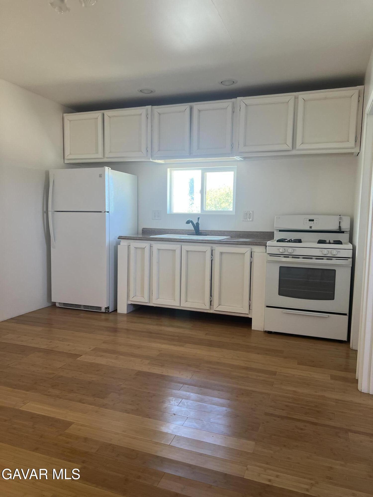 9241 East Ave R 14 Littlerock, CA 93543 - Photo 4 of 10 IMG_0561