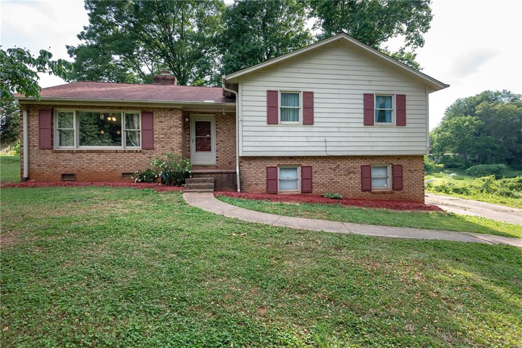 1653 Magnum Road Hickory, NC 28602 - Photo 2 of 37 Gallery Image 2
