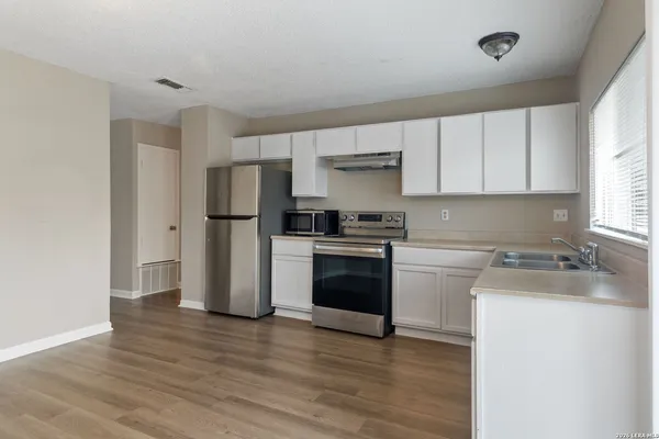 $1,450 | 8219 Glen Lark, San Antonio, TX 78239