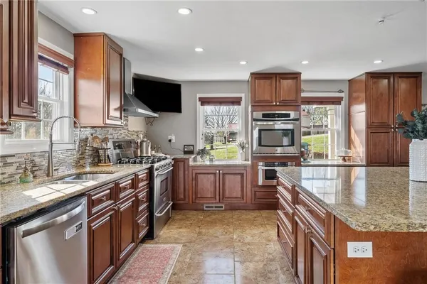 $450,000 | 3032 Investors Road, Washington, PA 15301