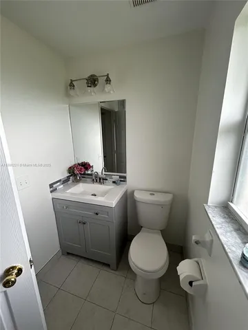 $1,900 | 2422 Vernon Avenue South, Unit 2422, Lehigh Acres, FL 33973