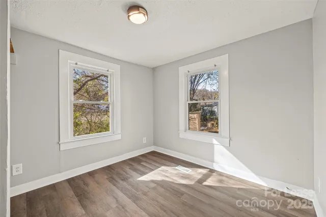 $1,500 | 1127 West 5th Avenue, Gastonia, NC 28052