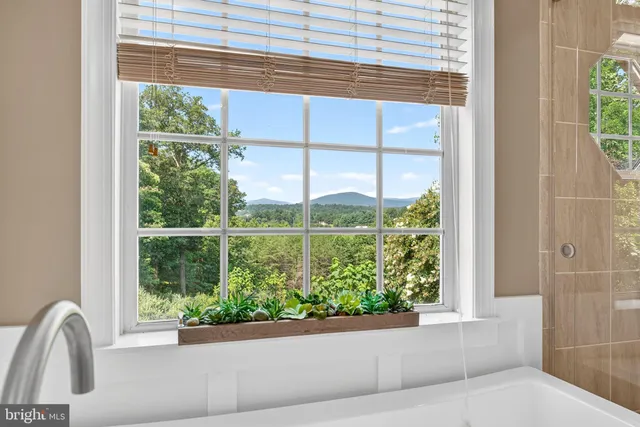 $1,885,000 | 9565 Briar Lane, Delaplane, VA 20144