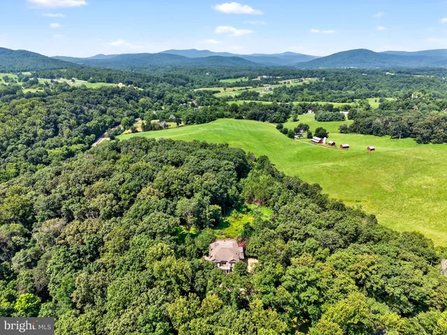 $1,885,000 | 9565 Briar Lane, Delaplane, VA 20144