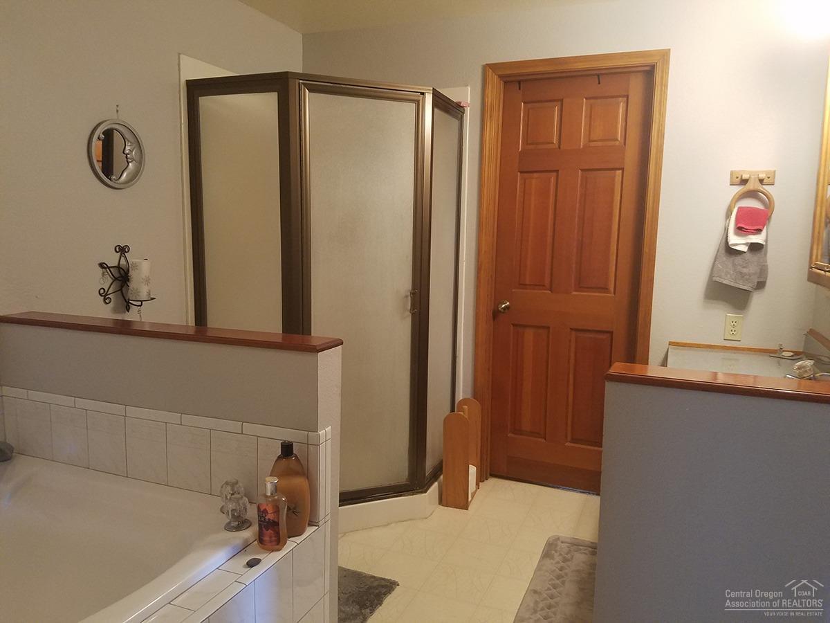 22221 Nelson Road Bend, OR 97701 - Photo 14 of 24 Gallery Image 14