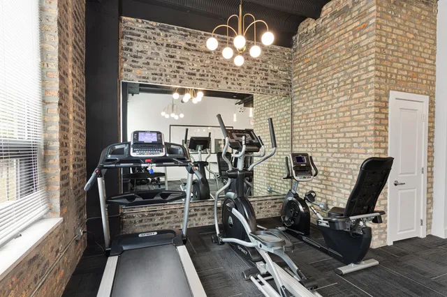 $2,030 | 6026 North Winthrop Avenue, Unit 6G, Chicago, IL 60660