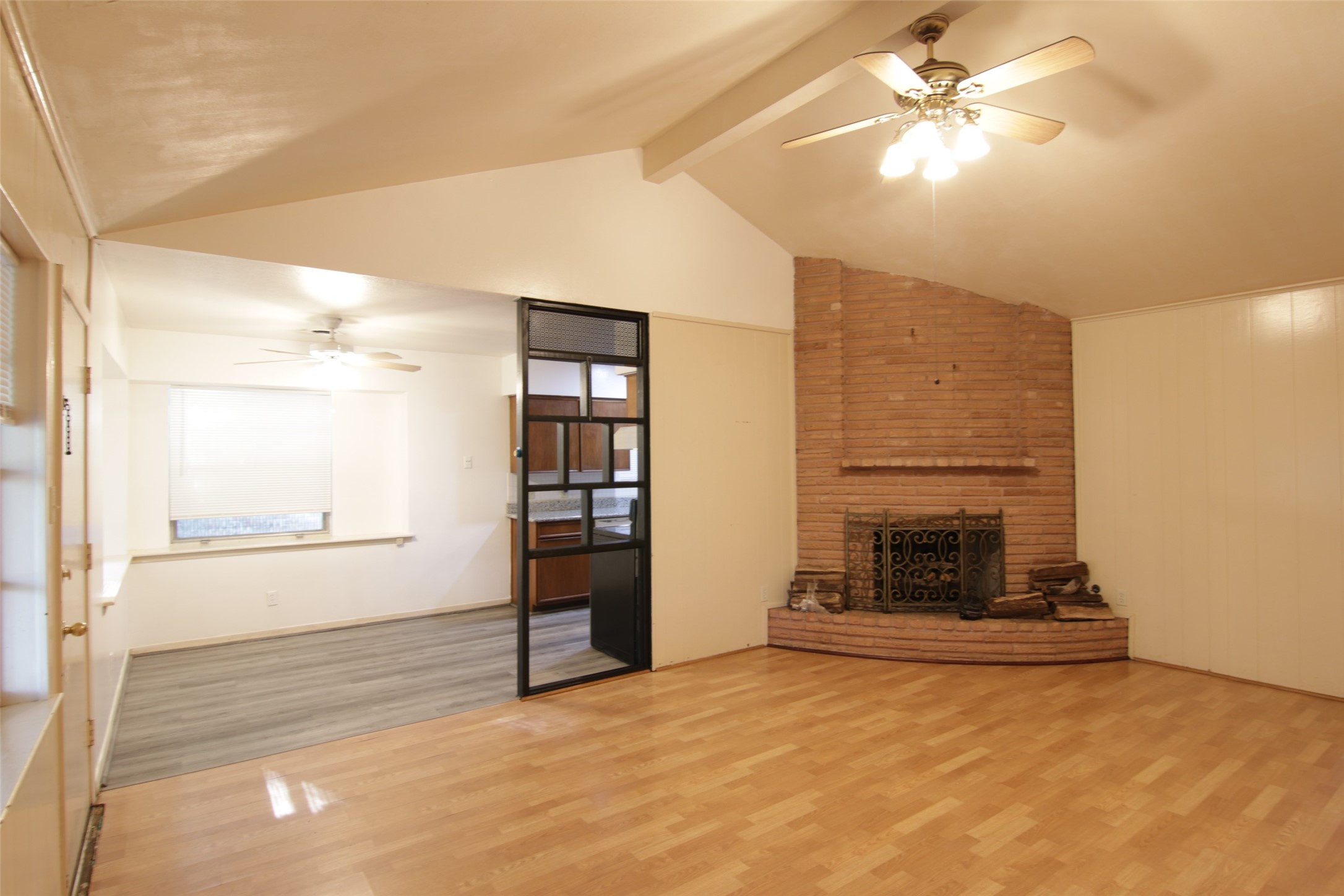8419 Roos Road Houston, TX 77036 - Photo 7 of 22 Gallery Image 7