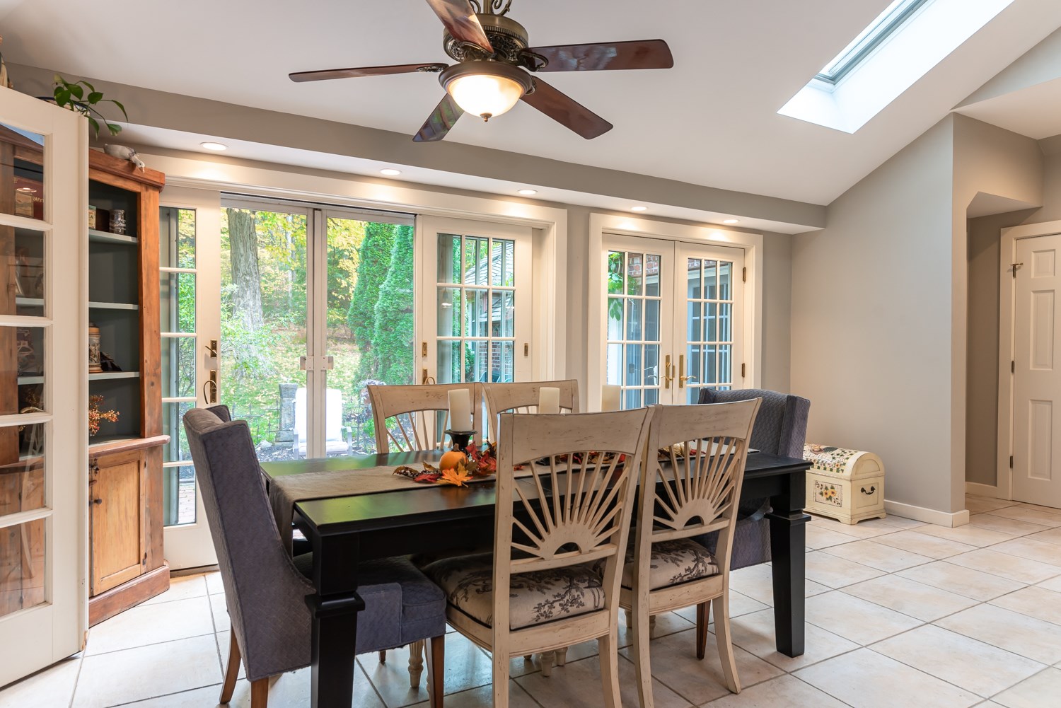 142 North Amherst Road Bedford, NH 03110 - Photo 14 of 40