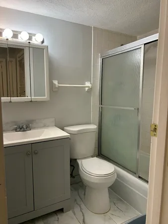 $2,650 | 318 Granite Street, Unit 2, Quincy, MA 02169