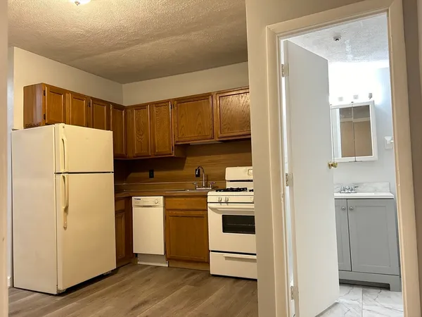 $2,650 | 318 Granite Street, Unit 2, Quincy, MA 02169