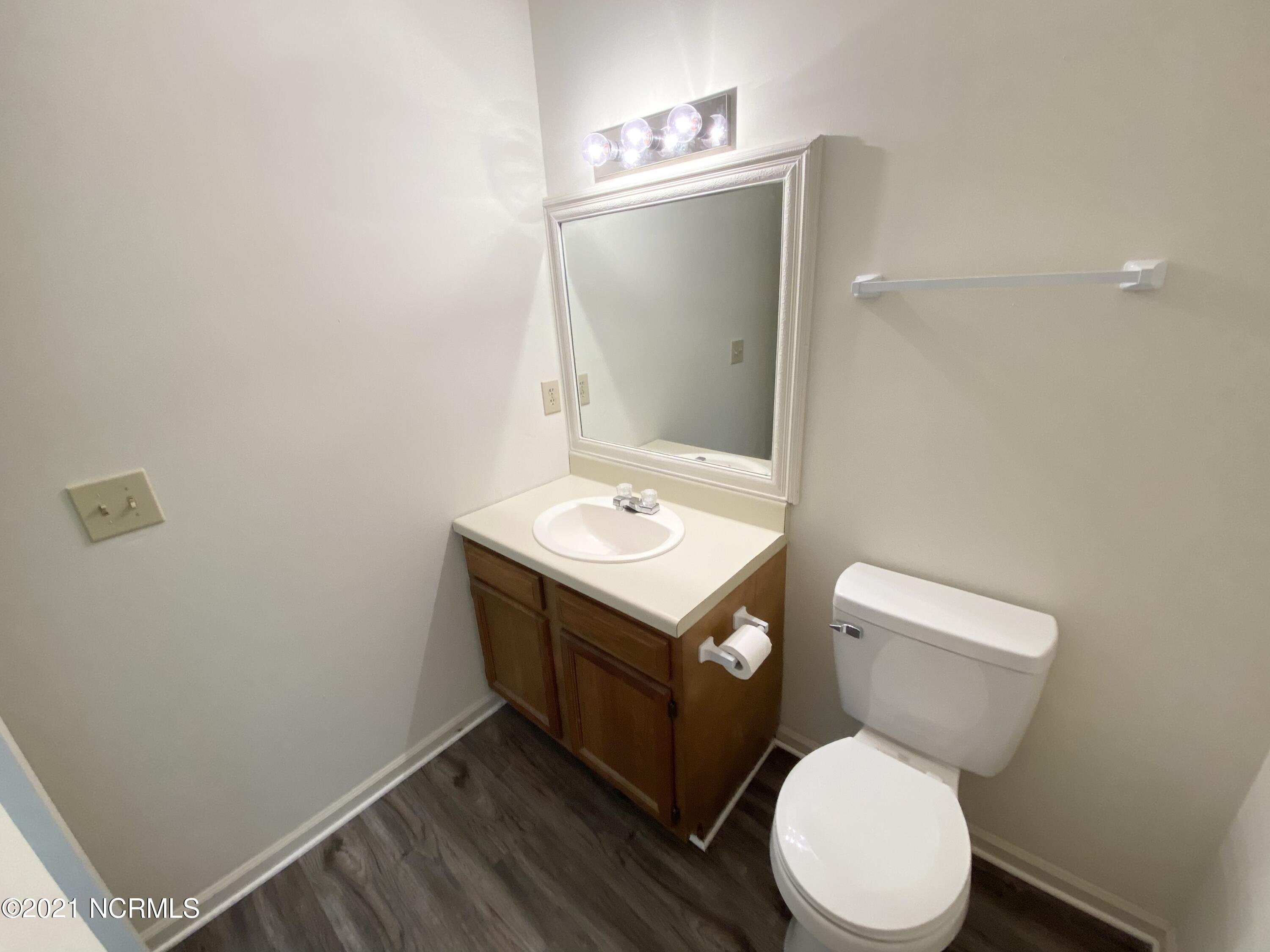 2700 Thackery Road, Unit 42 Greenville, NC 27858 - Photo 13 of 18 Half bath downstairs