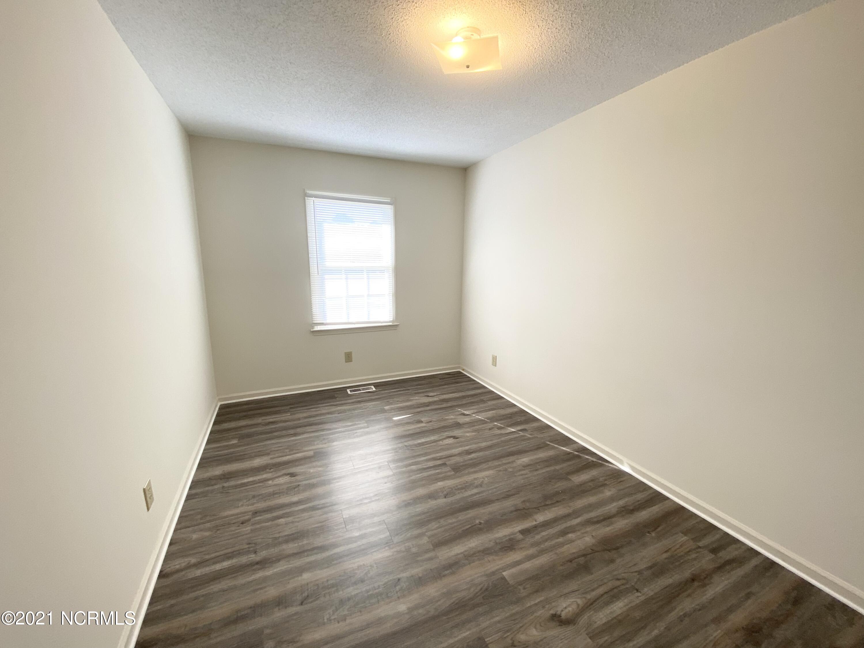 2700 Thackery Road, Unit 42 Greenville, NC 27858 - Photo 15 of 18 95B66D2D-079D-4F8B-BC26-7C361A2F795F