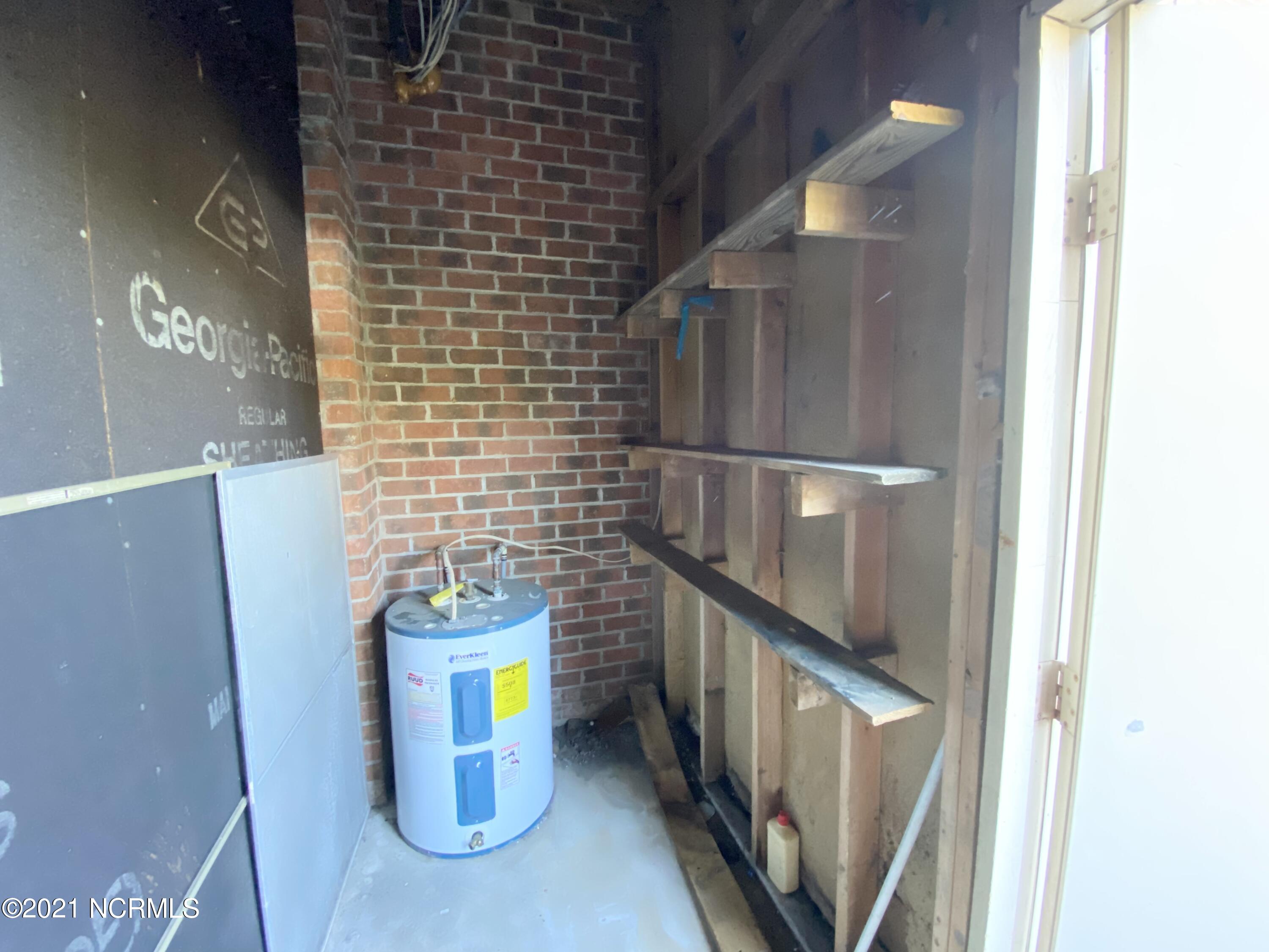 2700 Thackery Road, Unit 42 Greenville, NC 27858 - Photo 17 of 18 FDBC6F36-C5D4-4B82-9A3F-2932DADD203C