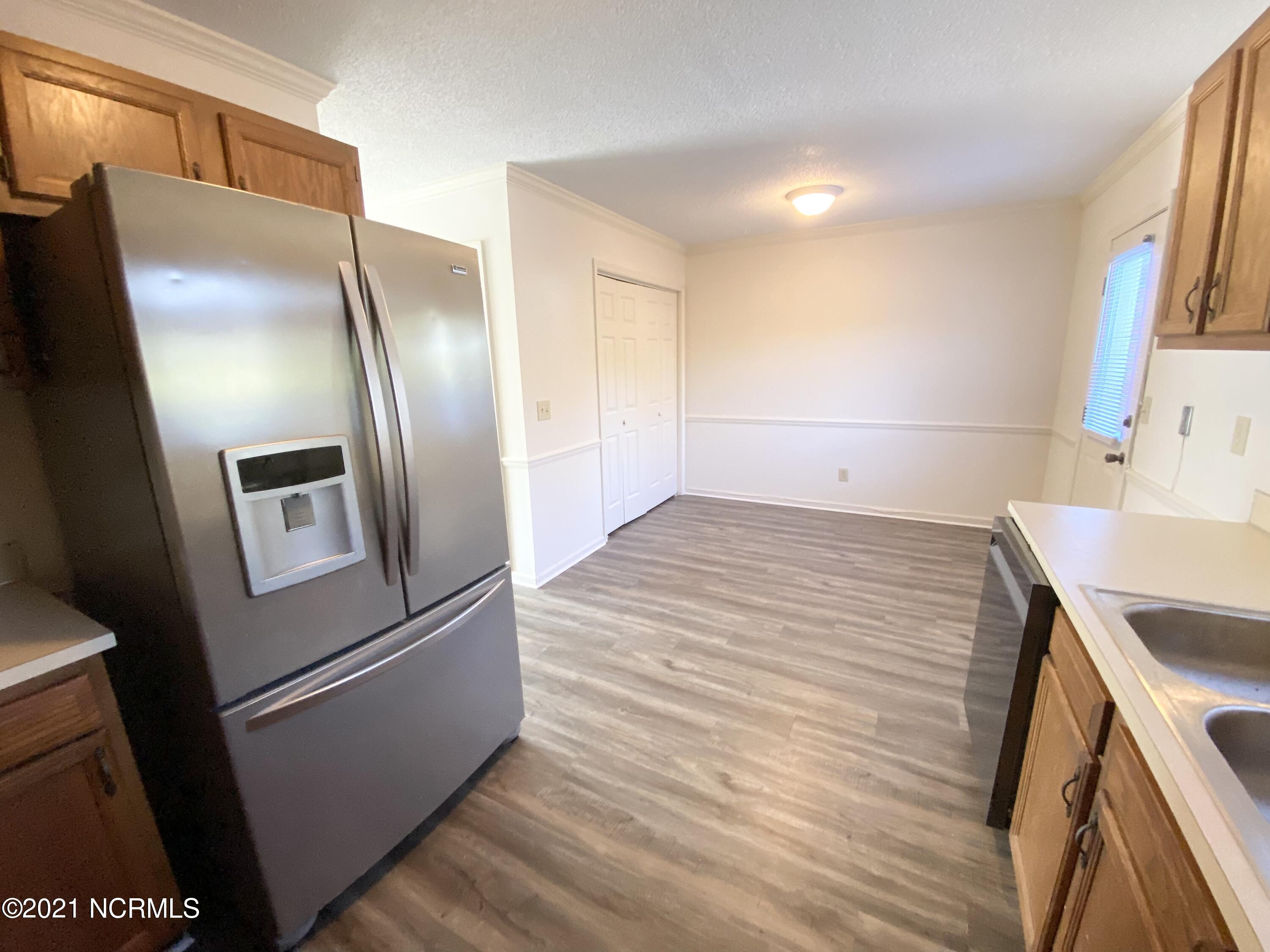 2700 Thackery Road, Unit 42 Greenville, NC 27858 - Photo 4 of 18 Kitchen