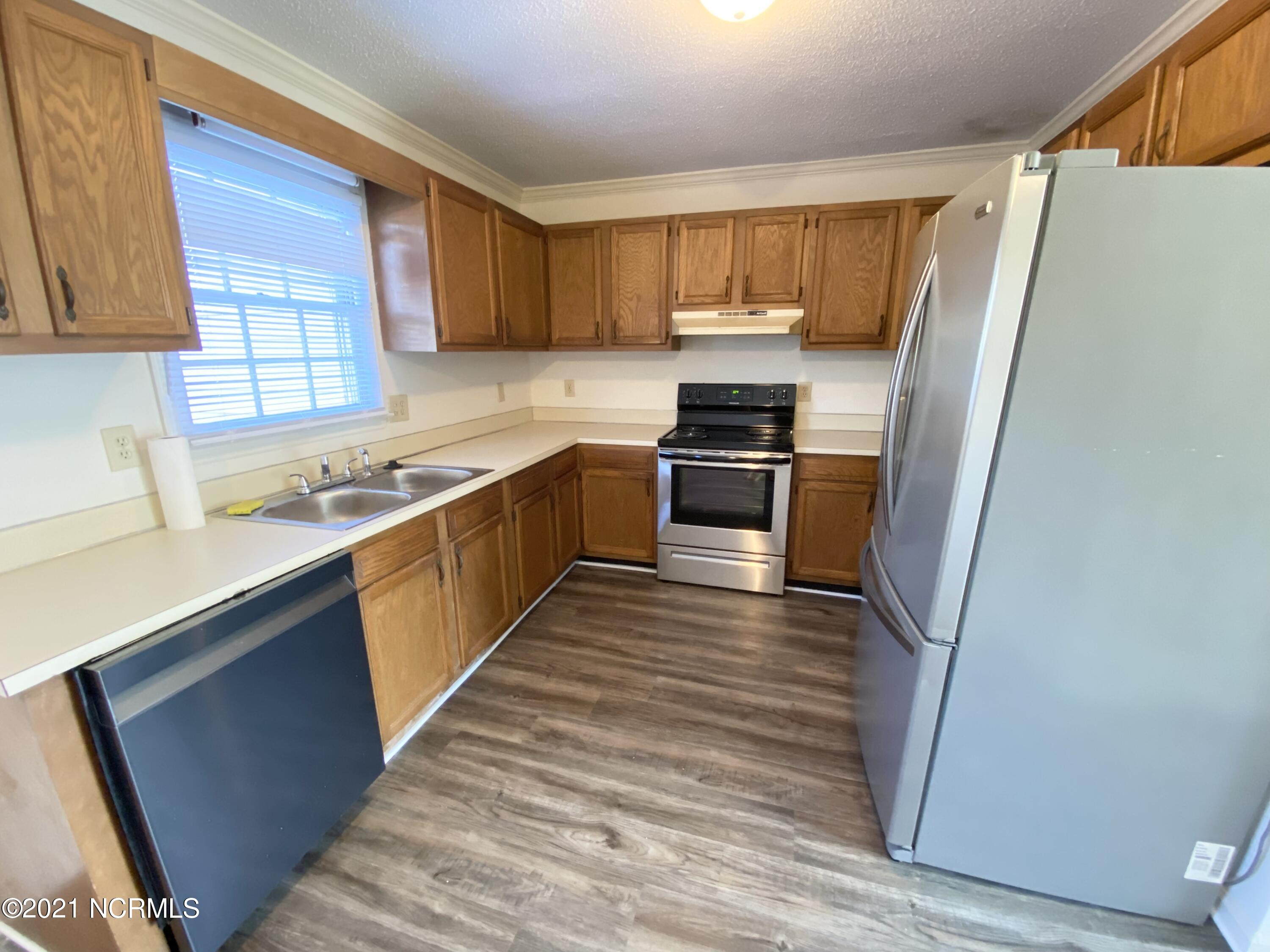 2700 Thackery Road, Unit 42 Greenville, NC 27858 - Photo 5 of 18 21BD3B86-B2E6-441E-B514-E4A1E60AB889