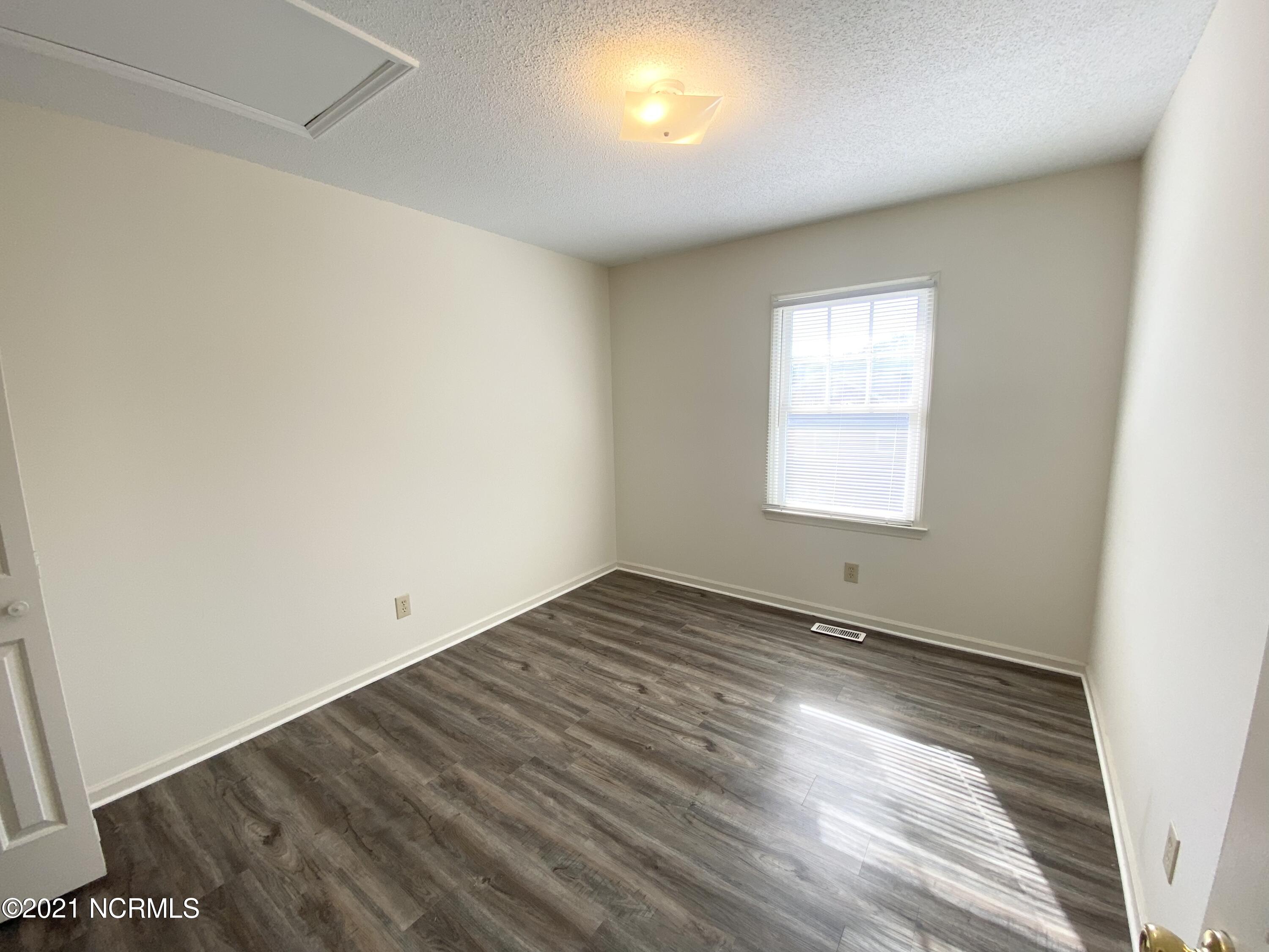 2700 Thackery Road, Unit 42 Greenville, NC 27858 - Photo 10 of 18 806893C7-7119-4321-B492-1D82EA7B7A39