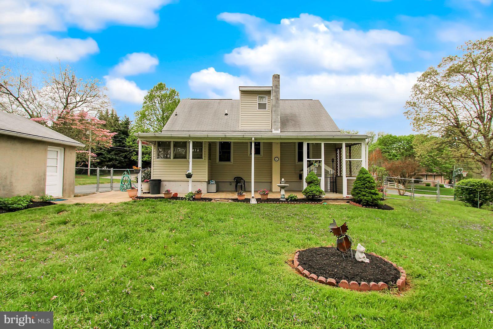 10413 Vincent Road White Marsh, MD 21162 - Photo 23 of 25 Patio with covered awning