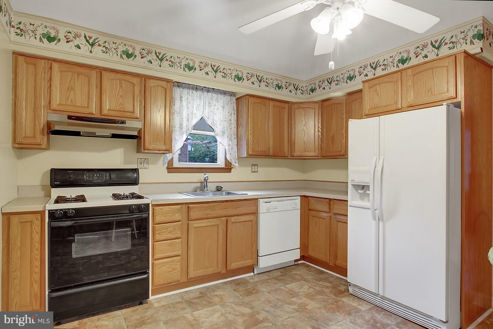 10413 Vincent Road White Marsh, MD 21162 - Photo 5 of 25 Kitchen