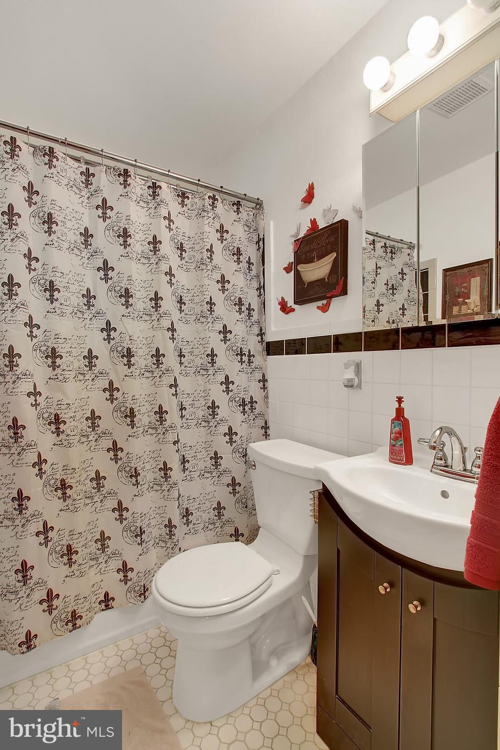 10413 Vincent Road White Marsh, MD 21162 - Photo 10 of 25 Main Level Bath