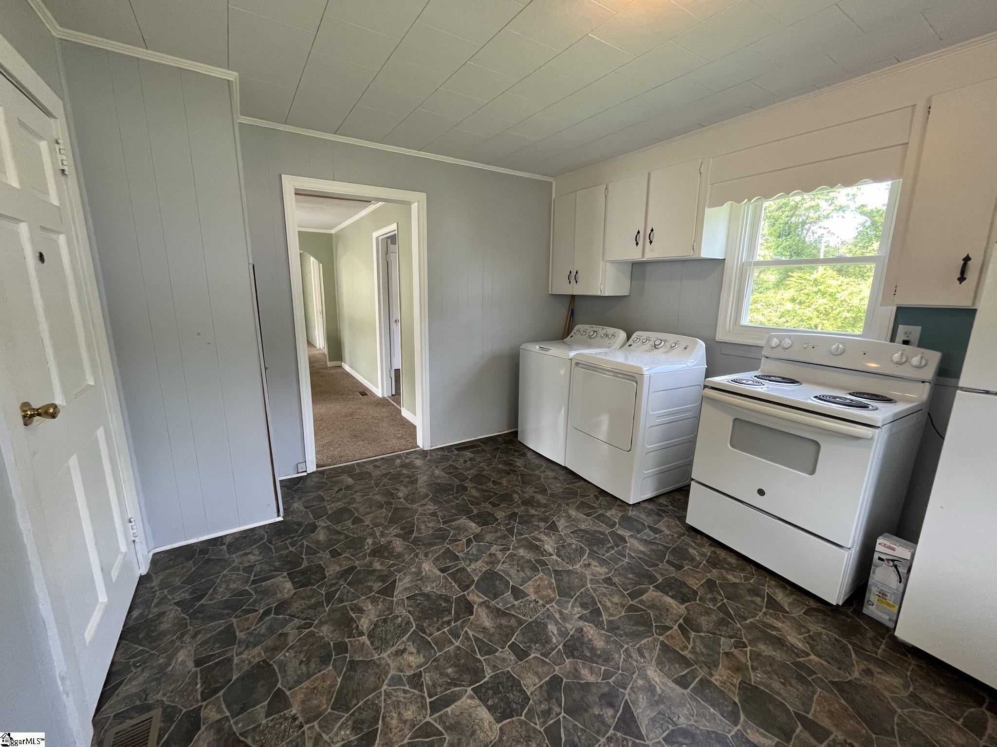 210 Mc Dowell Street Laurens, SC 29360 - Photo 16 of 18