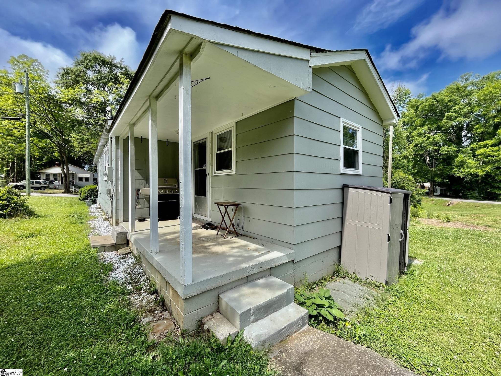 210 Mc Dowell Street Laurens, SC 29360 - Photo 17 of 18