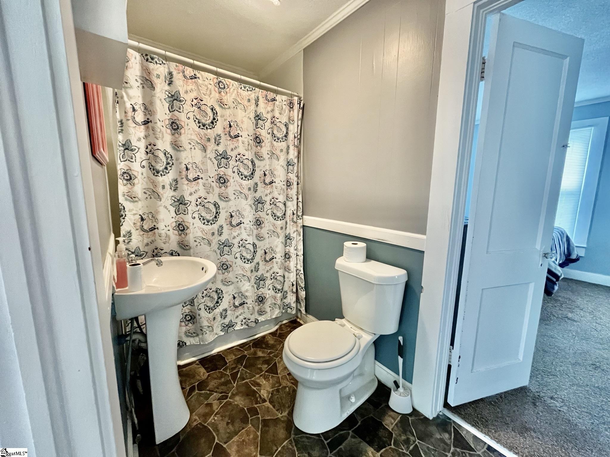 210 Mc Dowell Street Laurens, SC 29360 - Photo 8 of 18