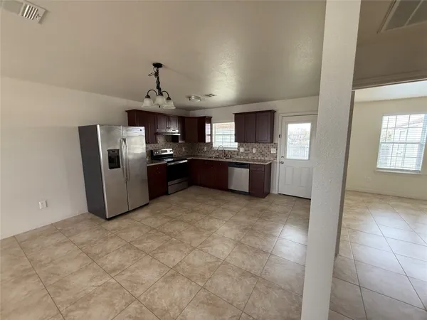 $1,400 | 2724 Avenue D, Unit 4, San Leon, TX 77539