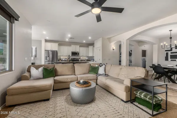 $629,900 | 590 East Raven Court, Gilbert, AZ 85297