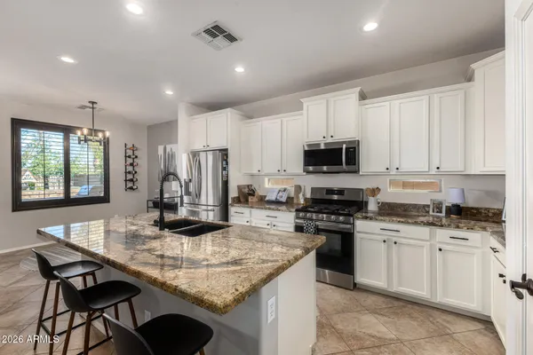 $629,900 | 590 East Raven Court, Gilbert, AZ 85297
