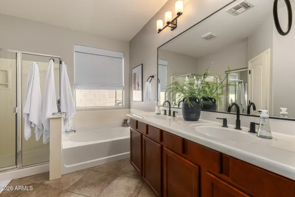 $629,900 | 590 East Raven Court, Gilbert, AZ 85297