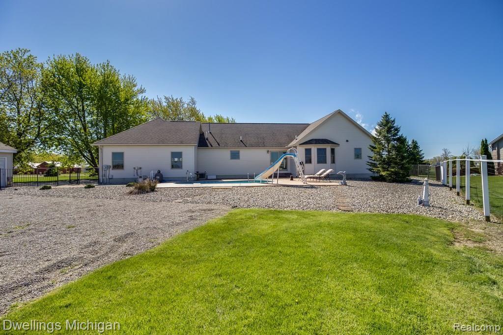6041 Trombley Road Newport, MI 48166 - Photo 32 of 33 back1.jpg