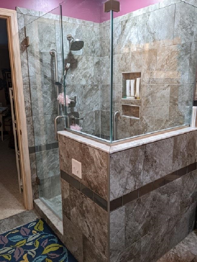 7655 Ormes Road Vassar, MI 48768 - Photo 9 of 16 Master bath has separate tub from shower area!