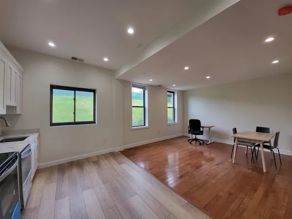 $3,500 | 447 Gregory Avenue, Unit 1, Weehawken, NJ 07086