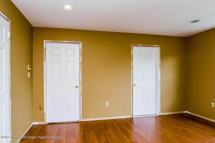 12 Duke Pass Colts Neck, NJ 07722 - Photo 17 of 25 017-4585310-small