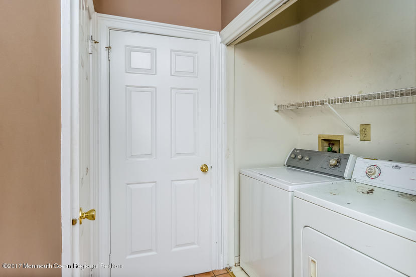 12 Duke Pass Colts Neck, NJ 07722 - Photo 19 of 25 019-4585298-small