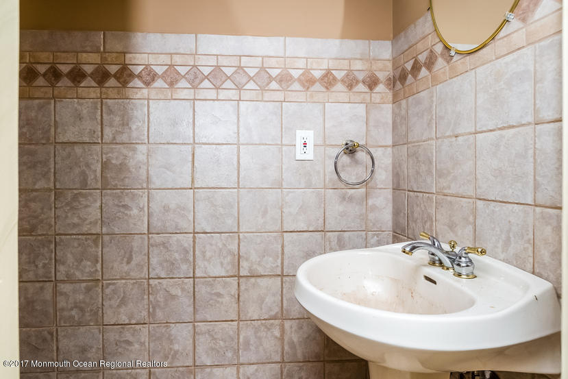 12 Duke Pass Colts Neck, NJ 07722 - Photo 21 of 25 021-4585296-small