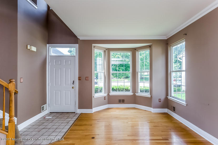 12 Duke Pass Colts Neck, NJ 07722 - Photo 4 of 25 004-4585285-small