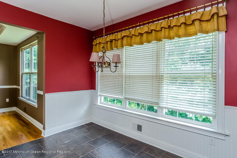 12 Duke Pass Colts Neck, NJ 07722 - Photo 8 of 25 008-4585293-small