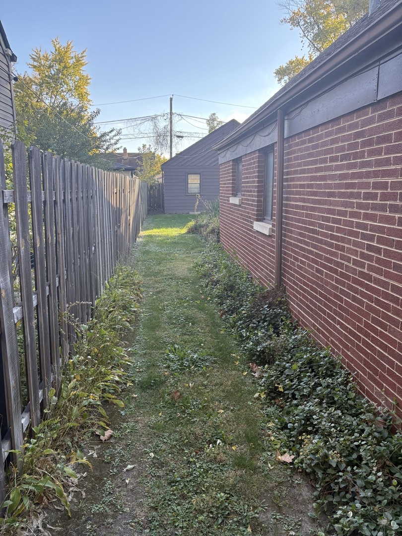 540 East 148th Place Harvey, IL 60426 - Photo 19 of 19 a view of a back yard
