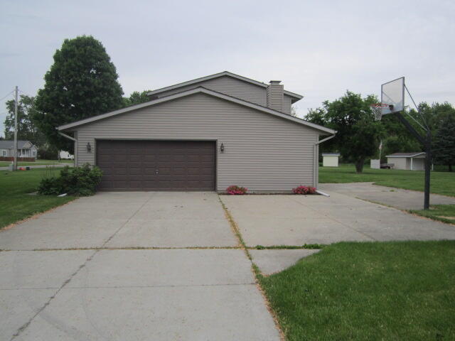 679 North Union City Road Coldwater, MI 49036 - Photo 3 of 36 IMG_1106