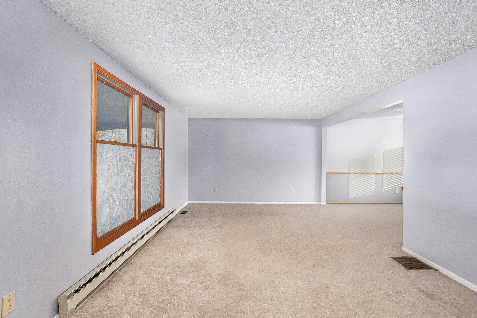 679 North Union City Road Coldwater, MI 49036 - Photo 8 of 36 livingroom