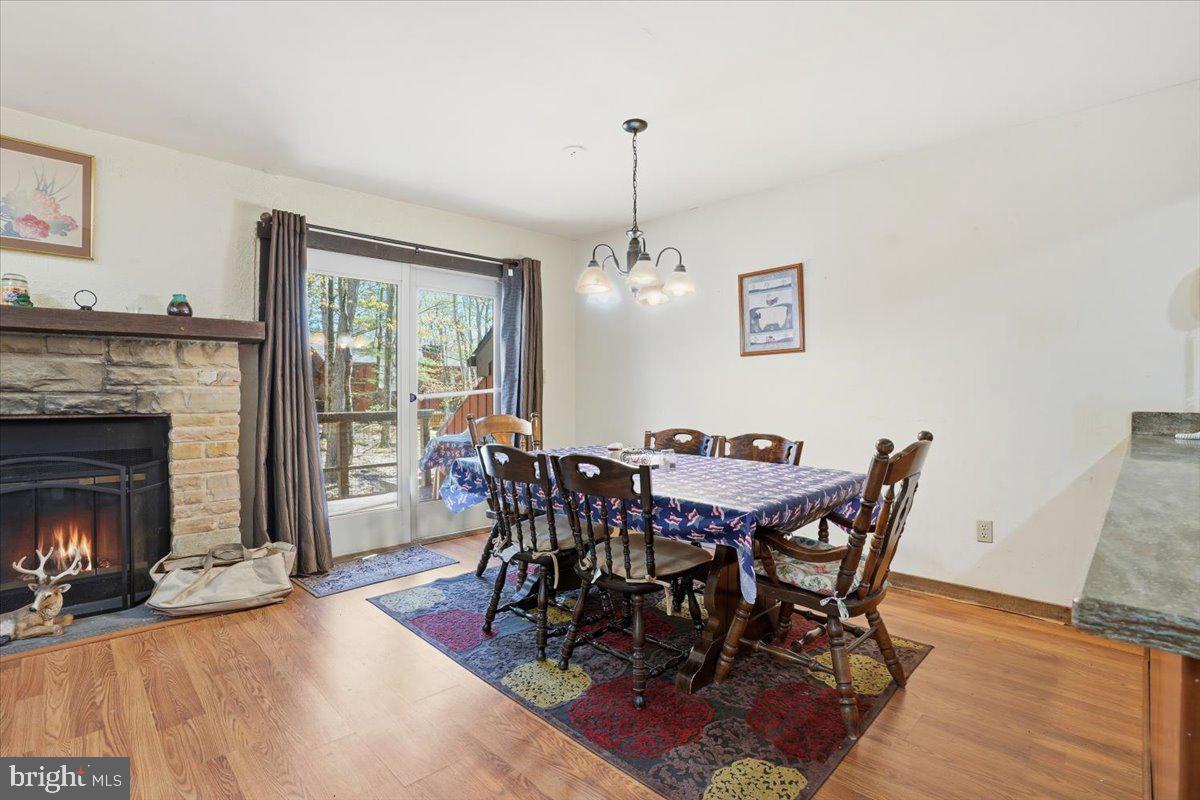 39 Ruffed Grouse Court Lake Harmony, PA 18624 - Photo 12 of 40 Spacious dining area