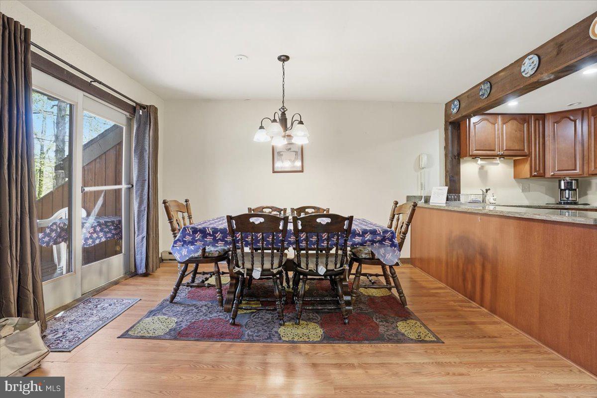 39 Ruffed Grouse Court Lake Harmony, PA 18624 - Photo 13 of 40 Spacious dining area off the kitchen